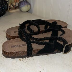 Muk Luks Estelle braided sandals size 9.5